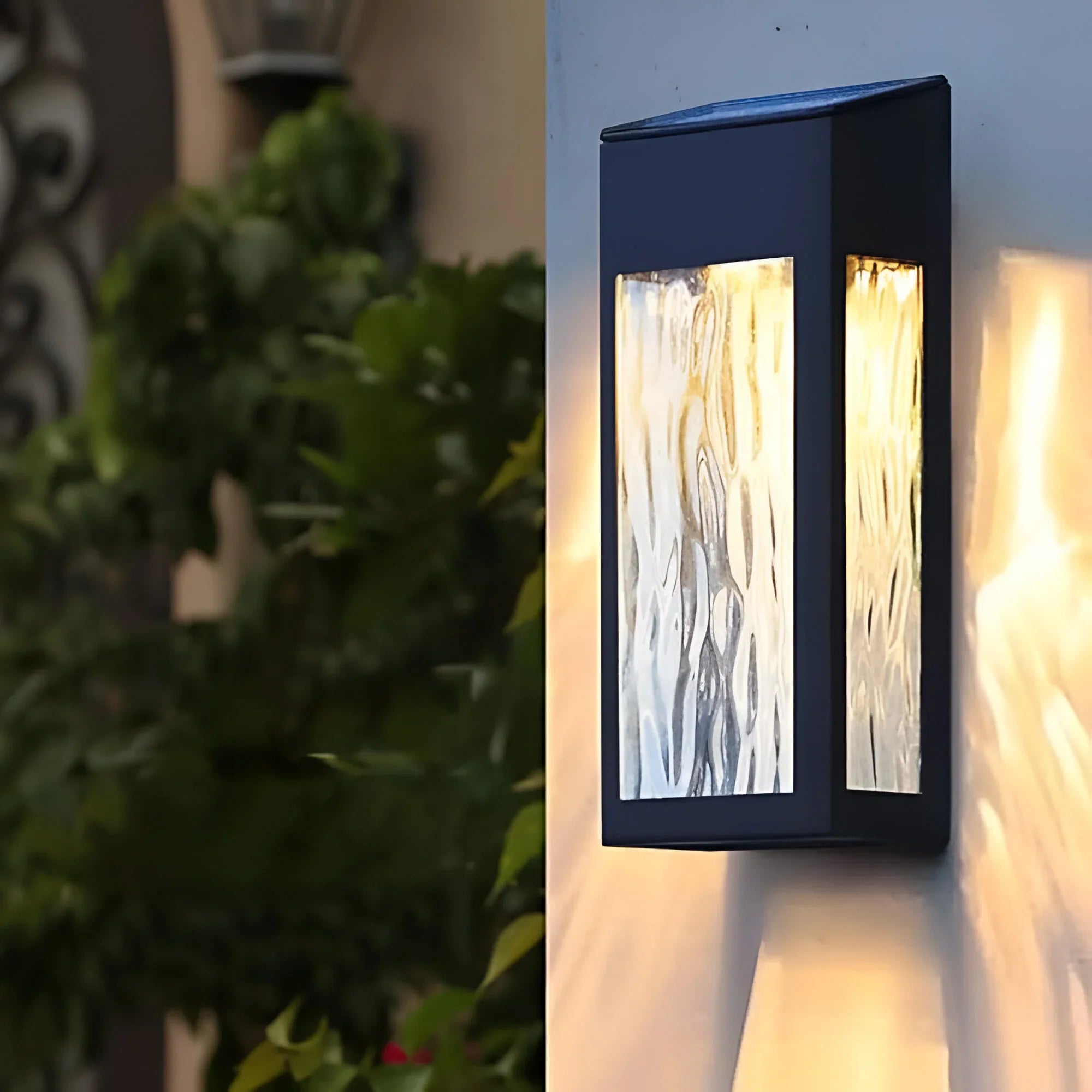 Solar-Powered IP65 LED Outdoor Wall Light