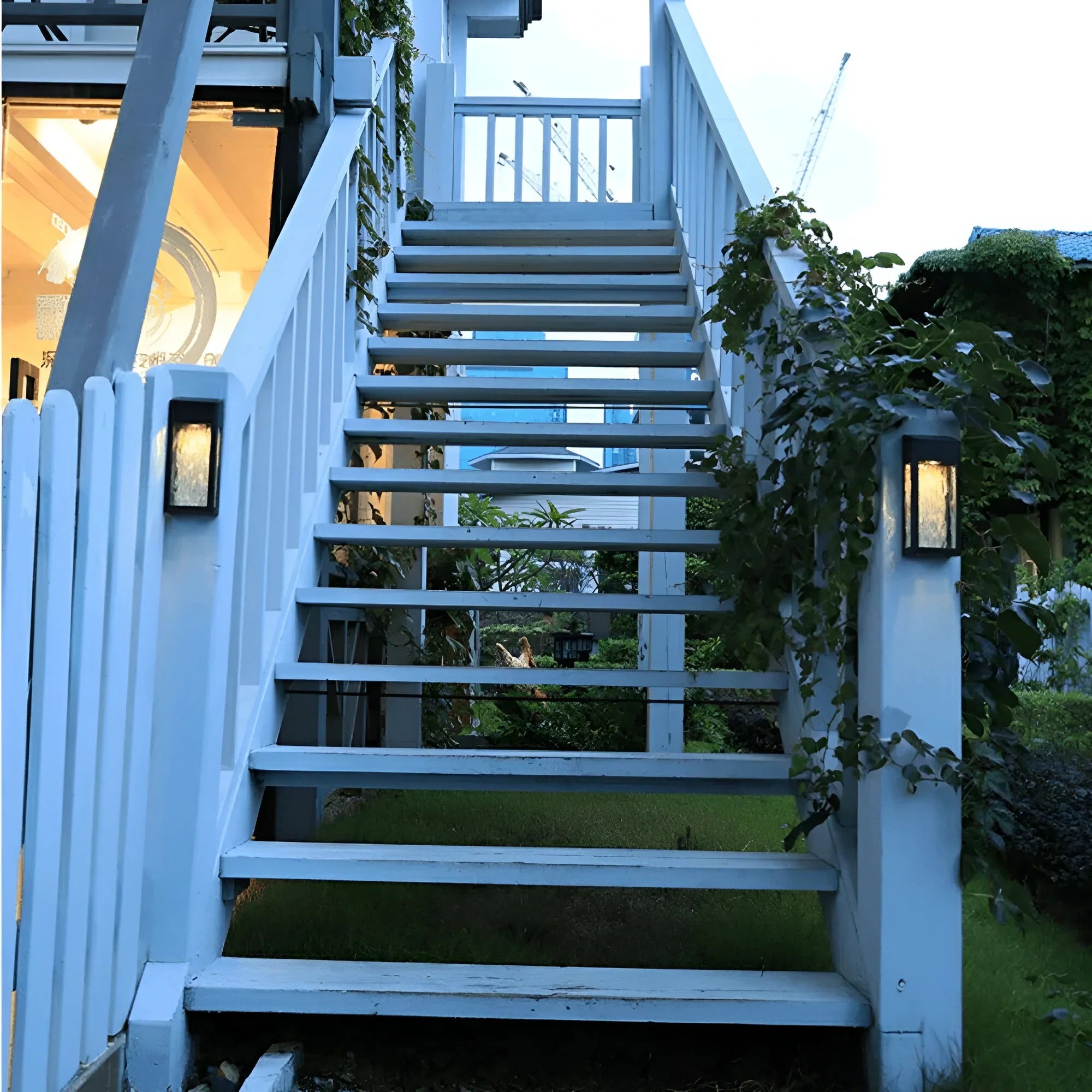 Solar-Powered IP65 LED Outdoor Wall Light