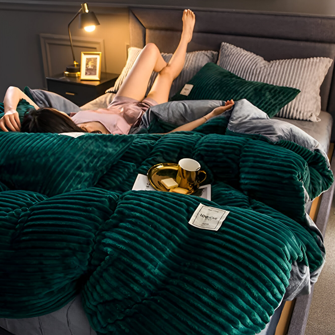 Flannel Bedding Set with Soft Fleece Texture and Warm Winter Comfort