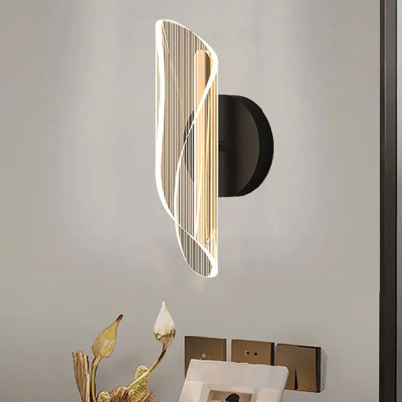 Geometric LED Wall Light with Ribbon Effect