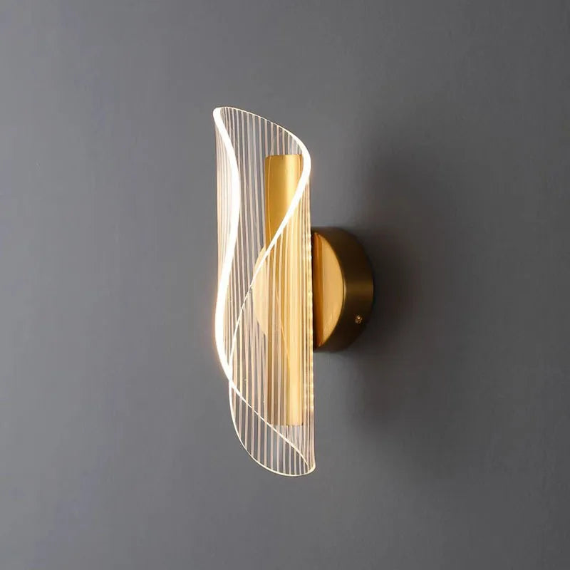 Geometric LED Wall Light with Ribbon Effect