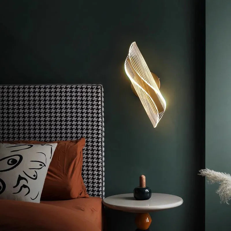 Geometric LED Wall Light with Ribbon Effect