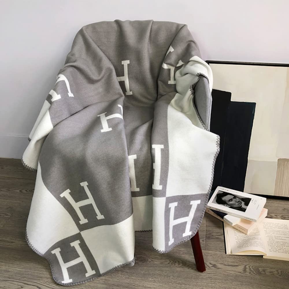 Luxury Wool Cashmere Blanket with Soft Warm Fabric and Elegant Home Design