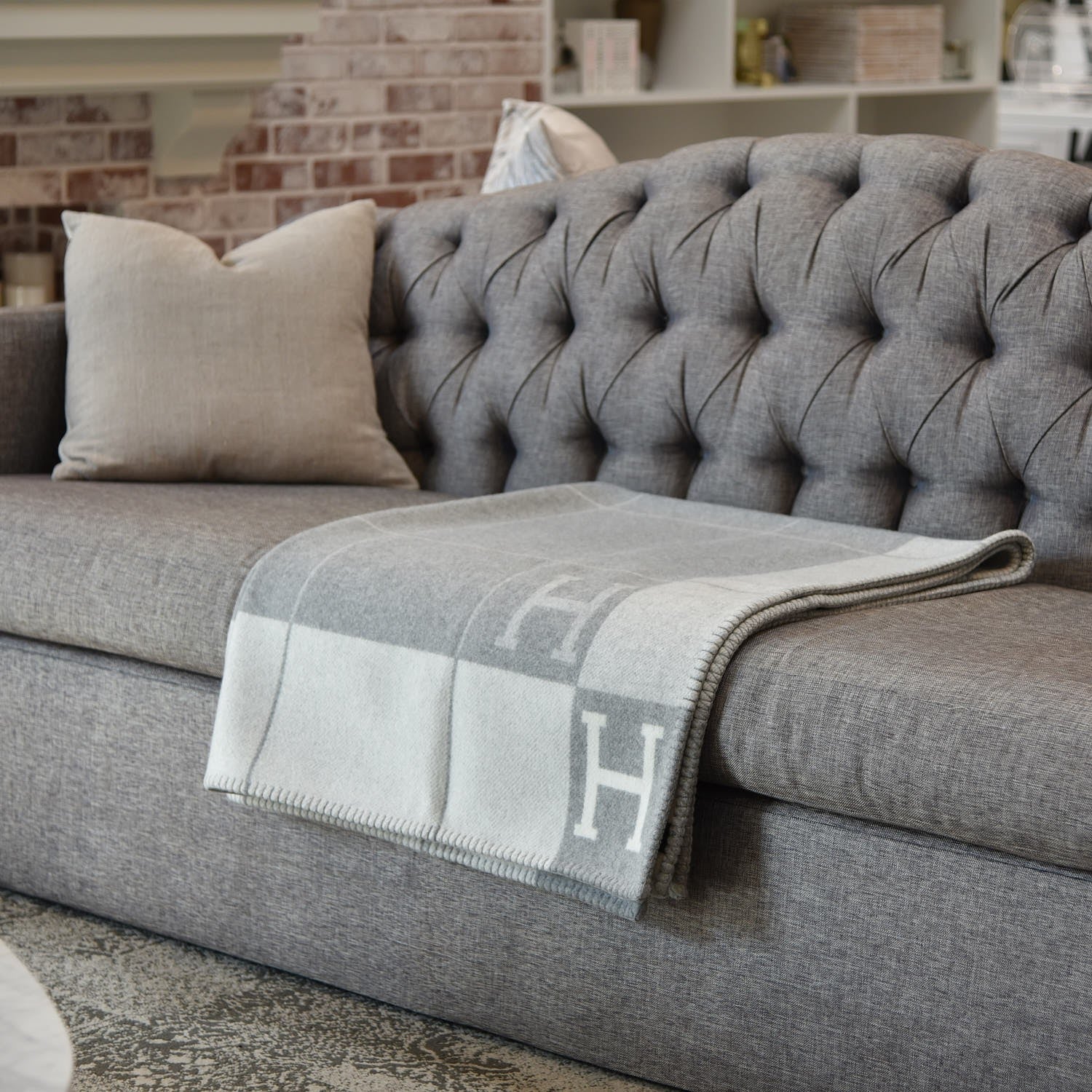 Luxury Wool Cashmere Blanket with Soft Warm Fabric and Elegant Home Design