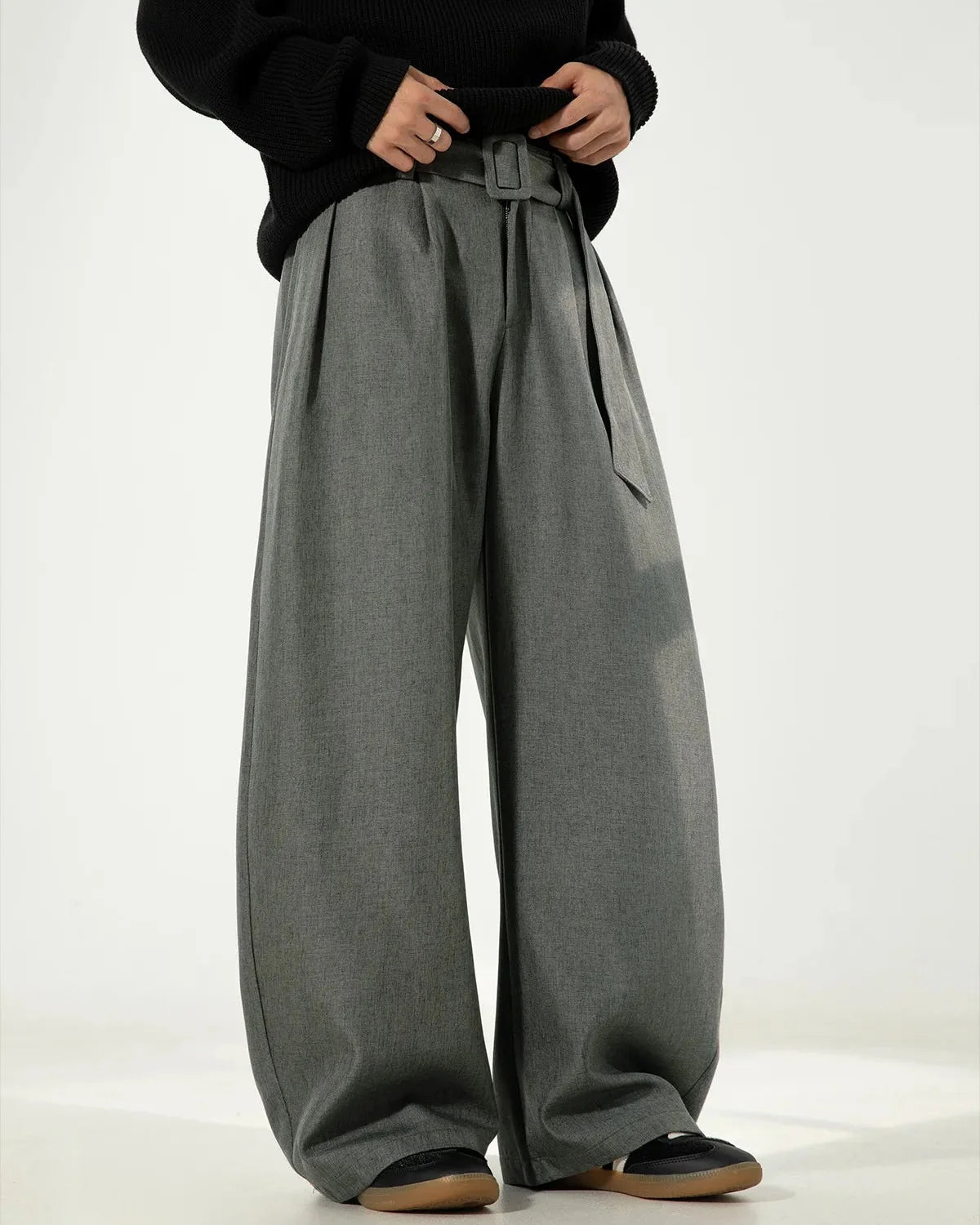Men’s Pleated Wide-Leg Pants