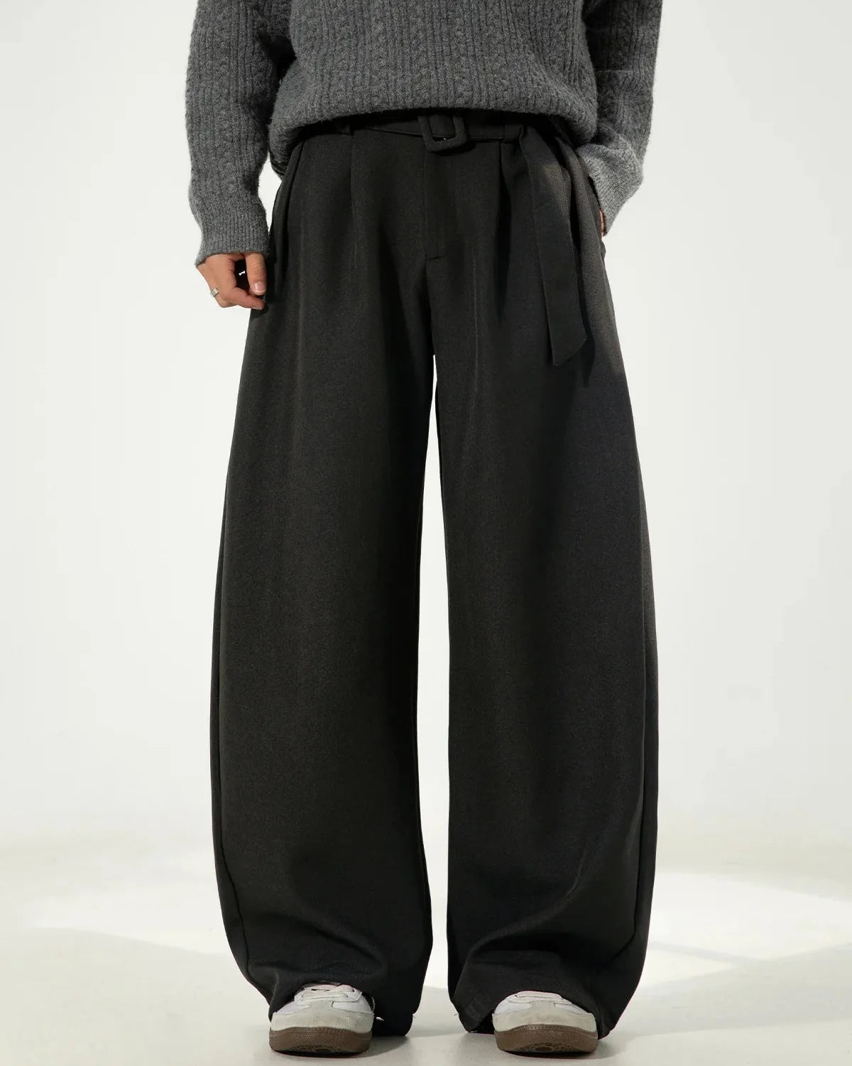 Men’s Pleated Wide-Leg Pants