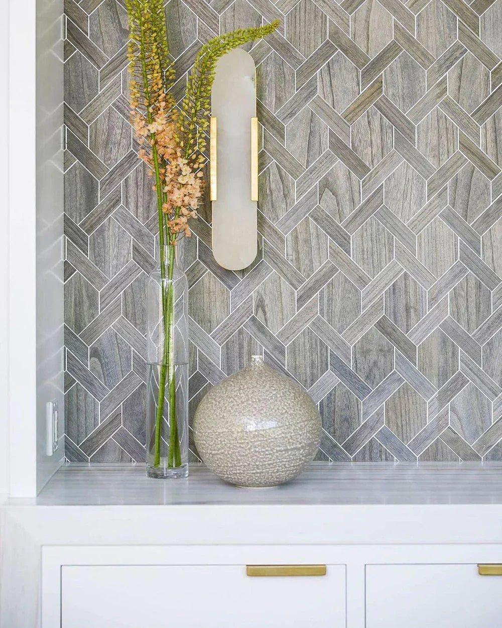 Modern Alabaster Wall Light with Gold Details