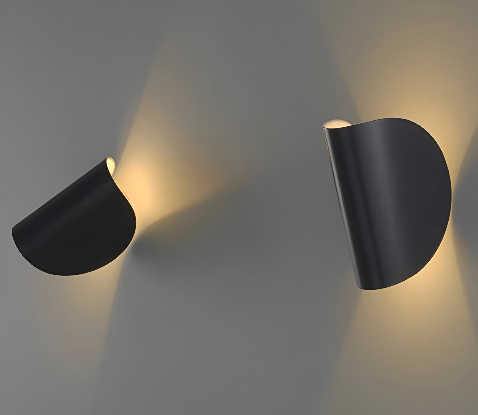 Rotatable Metal Wall Light with Geometric Design