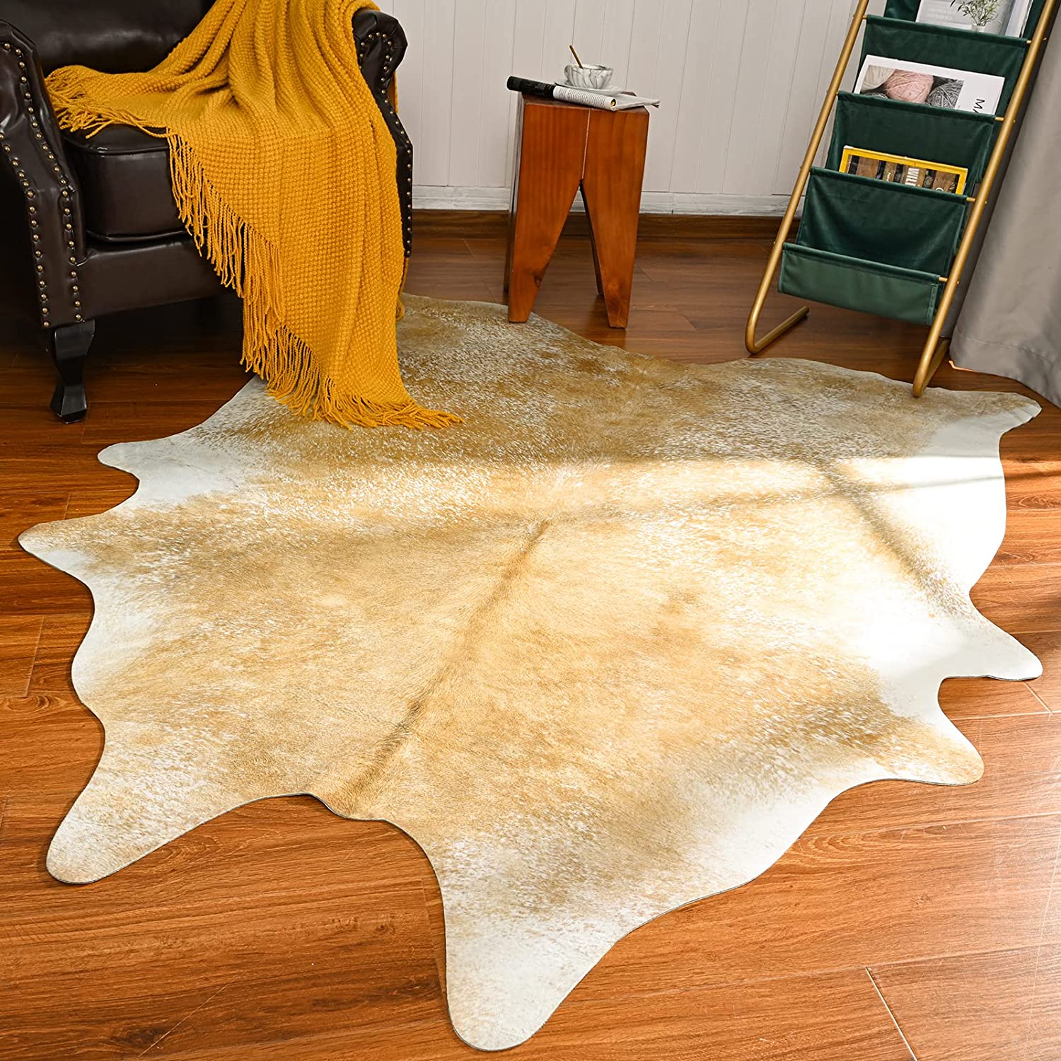 Scandinavian Polyester Area Rug with Animal Print