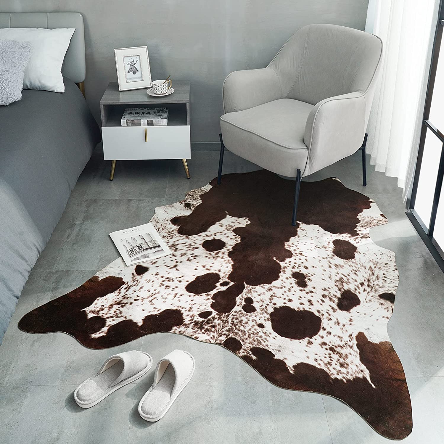 Scandinavian Polyester Area Rug with Animal Print