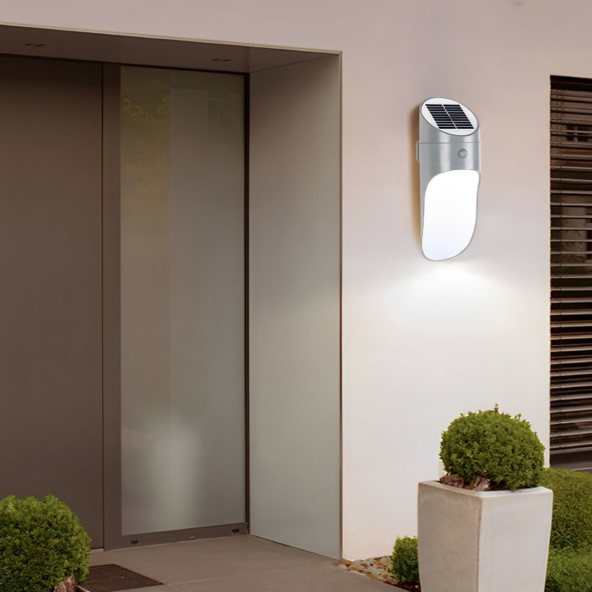 Solar Outdoor Wall Light with PIR Motion Sensor
