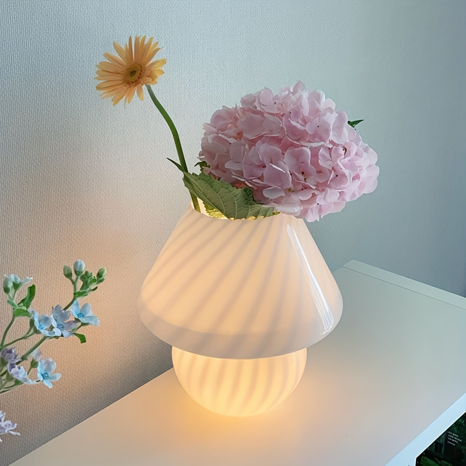 Style Glass Mushroom Lamp USB Dimmable LED Table Light