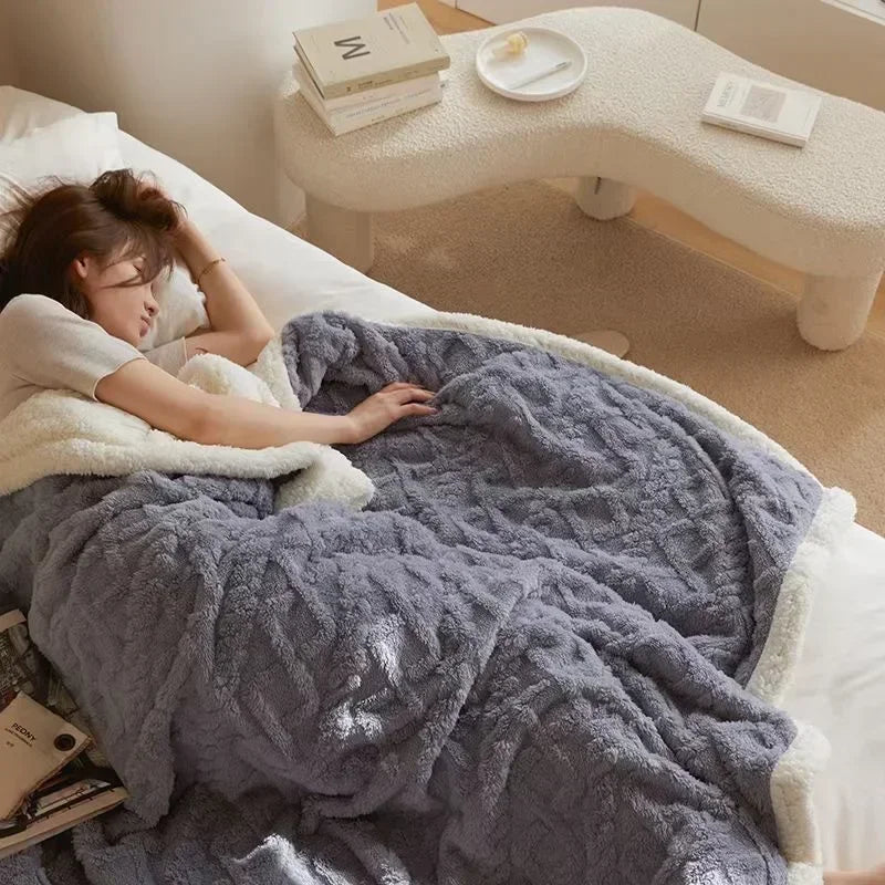 Thick Double-Sided Winter Fleece Blanket with Lamb Wool and Microfibre Flannel